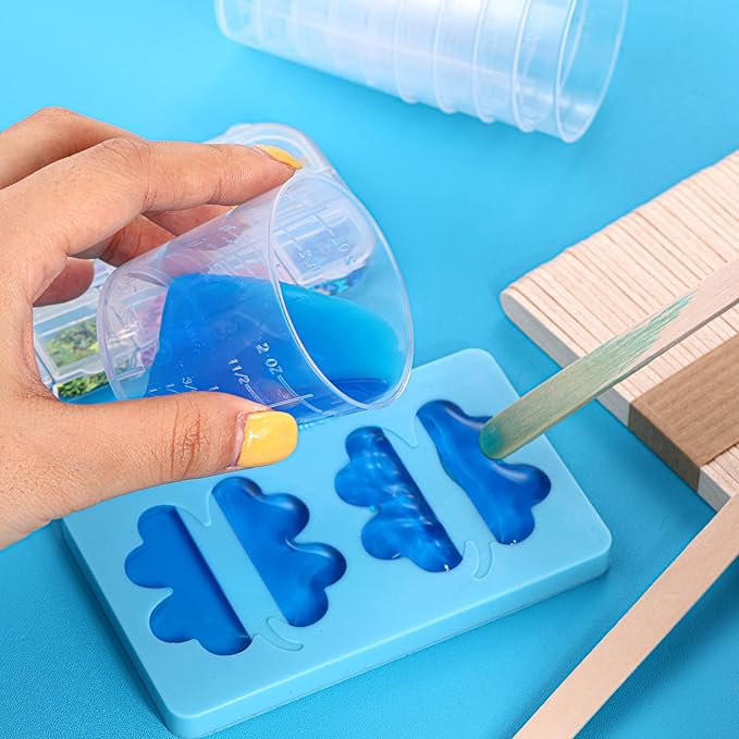 Konohan 200 Pack 2oz/60ml Plastic Mixing Cups Disposable Measuring Cups, Epoxy Bulk Clear Beaker with Graduated and Mixing Sticks for Resin, Laboratory, Liquid, Acrylic Paint Art, Medicine