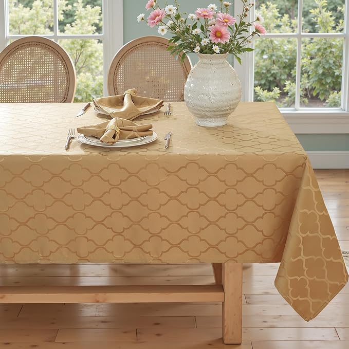 Larponder Napkins Cloth Washable, Jacquard Napkins 4 Pieces Napkins Set for Kitchen Dining Party Picnic (Square, 20" x 20", Gold)