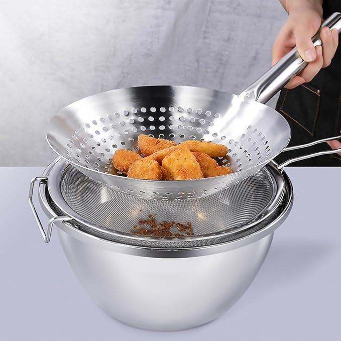YARDWE Stainless Steel Skimmer Spoon Slotted Strainer Ladle Fine Mesh Wire Oil Filter Mandarin Colander Scoop for Kitchen Cooking (24CM)