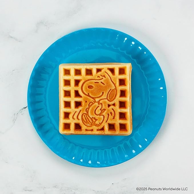 Uncanny Brands Peanuts Deluxe Waffler - Peanuts Iconic Characters and Symbols on Your Waffles