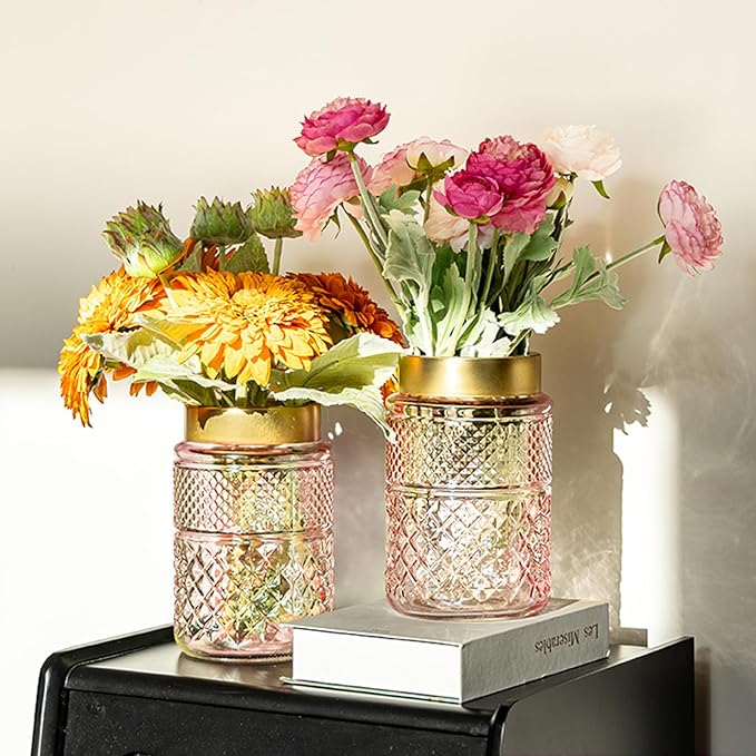 2-Pack Flower Vase Glass, 7.6 '' Pink Fluted Vase with Golden Metal Top, Valentine's Day Stylish Decorative Vases for Tabletop Centerpiece, Kitchen, Living Room, Bedroom, Bathroom