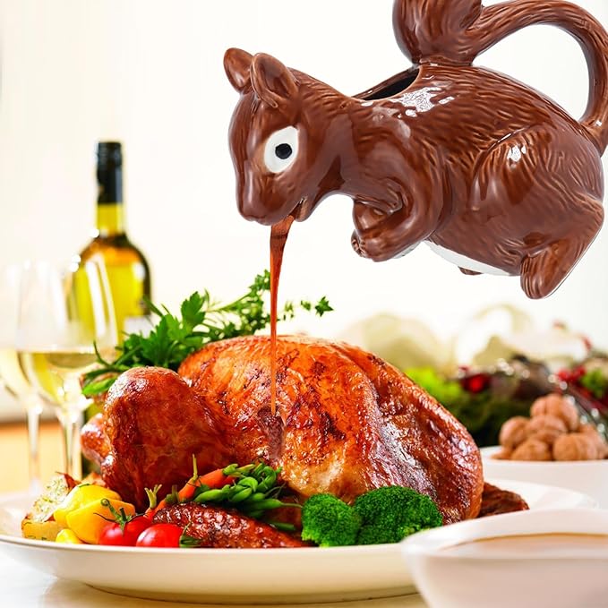 Squirrel Gravy Boat, 6 Oz Ceramic Sauce Boat for Gravy, Warming Sauces, Salad Dressings, Milk, Novelty Gift for Animal Lovers
