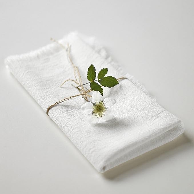 Handmade Cloth Napkins 100% Cotton Napkins with Fringe，Delicate Handmade Cloth Napkins for Dinners, Parties, Weddings and More，18 x 18 Inch Set of 4 - White