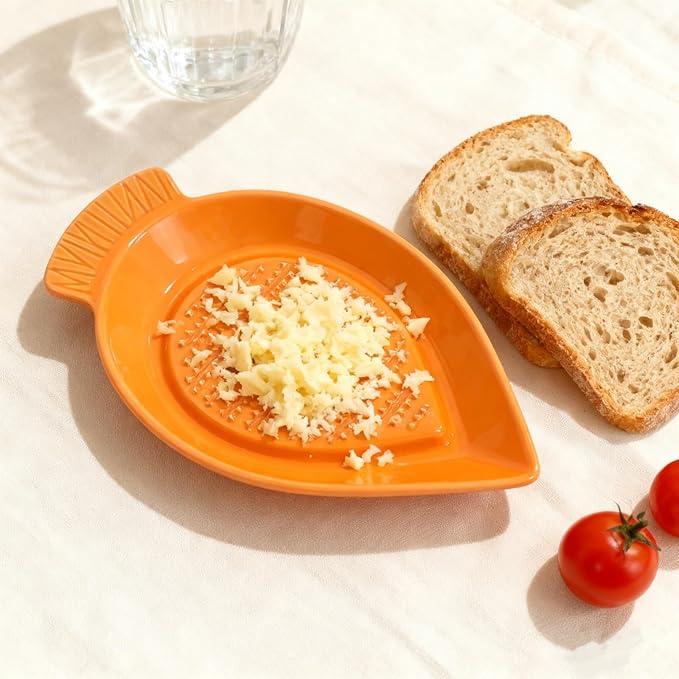 1PCS Carrot-Shaped Ginger Grater Ceramic Garlic Grinder Plate with Cleaning Brush Non-Slip for Kitchen Vegetables Gadget Ginger Garlic Spices (7.28"x4.45")