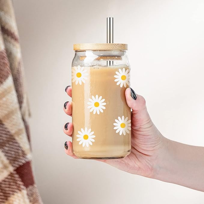 GSPY Daisy Aesthetic Gifts, Iced Coffee Cup, Cute Glass Cups with Lids and Straws - Cute Mugs, Flower Mug, Glass Tumbler - Valentines Day, Birthday Gifts for Women, Coffee Lovers, Friend, Girls, Mom