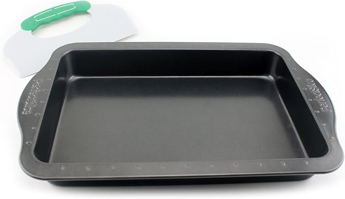 BergHOFF Perfect Slice 9" x 13' Inch Cake Pan With Cover and Perfect Slicing Tool. Creates Perfect Portions Of Your Baking And Holiday Dishes. Perfect Portions For All Of Your Family Desserts