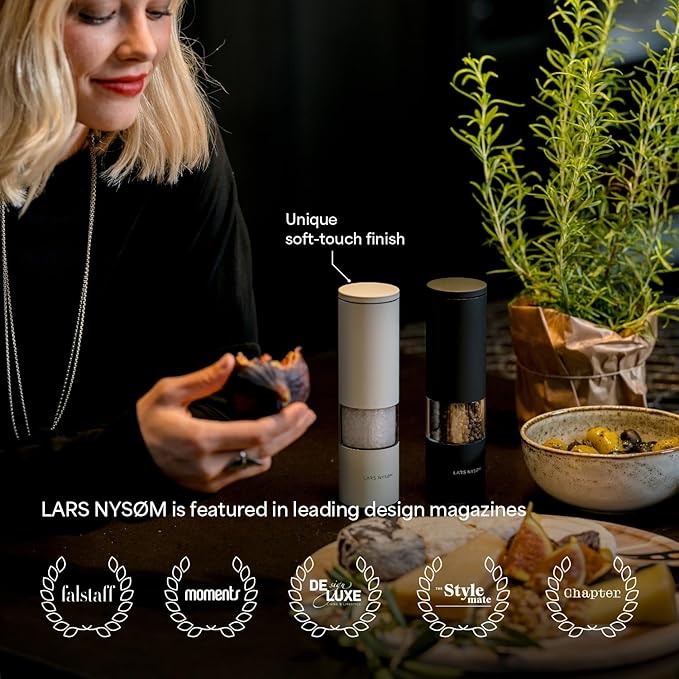 LARS NYSØM Salt and Pepper Grinder Set Manual, Stainless Steel Salt and Pepper Mills with Adjustable Ceramic Grinder I Design Spice Shakers (Blue)