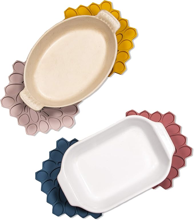modern-twist 7 x 7" Hive Silicone Trivet, Heat Resistant Up To 675°F, Non Slip, Protects Table From Heat, Rouge, Pack of 1