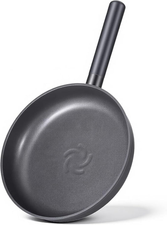 JEETEE 9.5 Inch Nonstick Frying Pan with Titanium Coating, Non-Toxic Omelette Egg Pan with Stay-Cool Handle, PFOA/PFOS Free, Induction Compatible, Skillet Dishwasher & Oven Safe - Grey