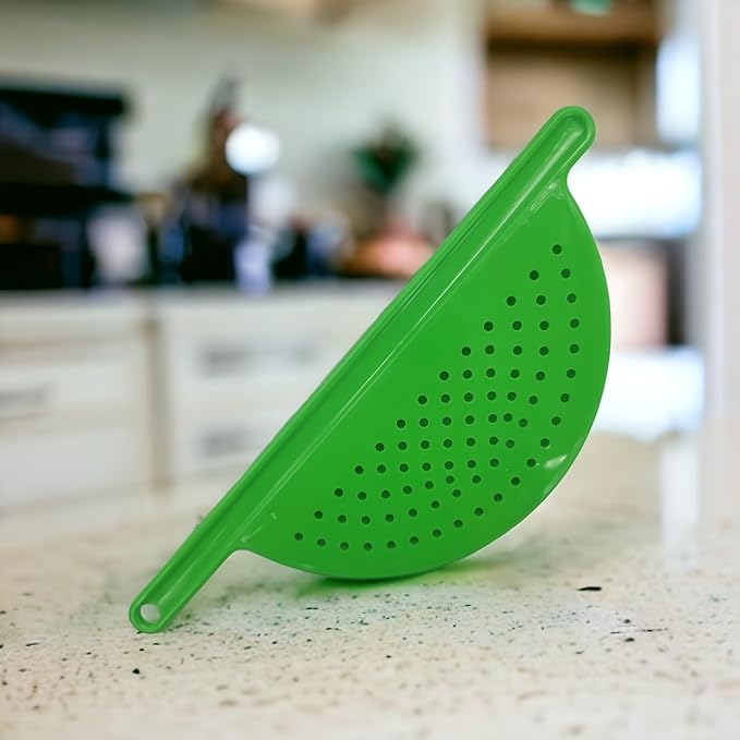 Handy Housewares Handheld Plastic Pot Drainer, Noodle & Pasta Strainer with Handle - Fits up to 9" Pots - Green