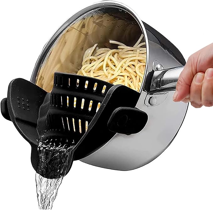Pasta & Pot Strainer, Adjustable Silicone Food Strainer Hands-Free Pan Strainer Fits all Pots and Bowls, Clip on Strainer for Noodle Meat Vegetables Fruit Kitchen Gadgets Cooking Colander (Black)