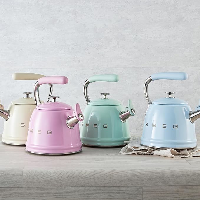 SMEG Stovetop Whistling Kettle – 50s Retro Style, 2.3 Liter (10 Cup / 2.4 Quart) Stainless Steel Tea Kettle with Iconic Design & Whistle – Premium Kitchen Statement Piece (Pink)