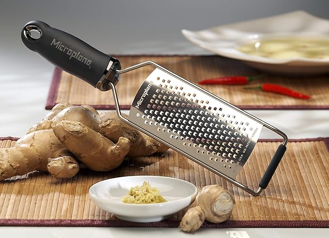 Microplane Gourmet Series Coarse Cheese Grater, 1 Count (Pack of 1), Silver