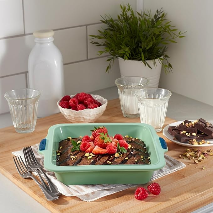 Starfrit Silicone 8” Square Cake Pan with Integrated Metal Frame - No Tray Needed - Easy Unmolding - LFGB Premium Silicone