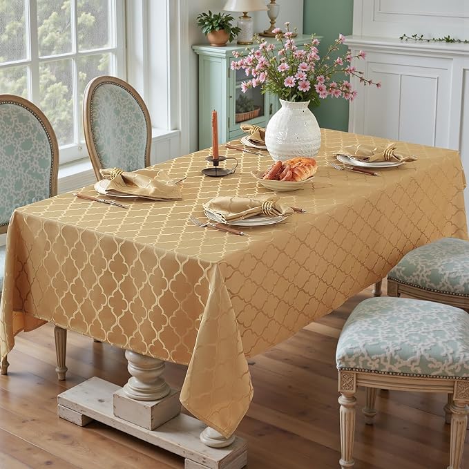 Larponder Napkins Cloth Washable, Jacquard Napkins 4 Pieces Napkins Set for Kitchen Dining Party Picnic (Square, 20" x 20", Gold)