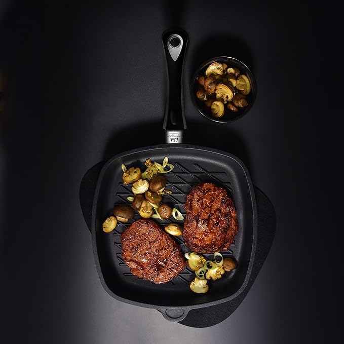 AMT Gastroguss The World´S [.] Square Frying pan with BBQ Rhombus Grill Base for induction, 28 x 28 cm, Height 5 cm, die-cast Aluminium, Lotan® Non-Stick Coating, AMZN-I-E285BBQ-US