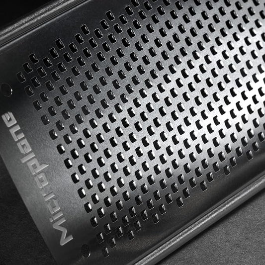 Microplane Gourmet Series Hand Held Cheese Grater (Fine, Red)