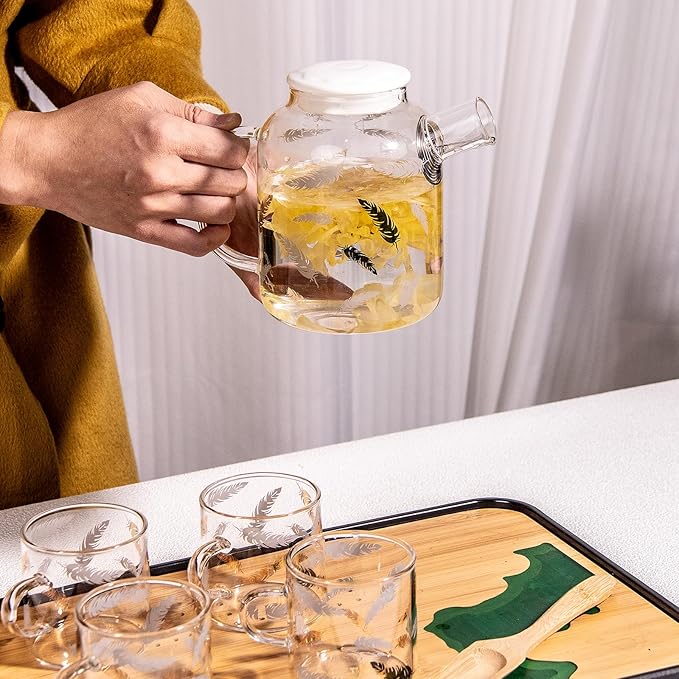 QUANSHNAGJU 5 Piece Glass Tea Pot Set, Golden Maple Leaf Pattern Glass Teapot 25.4oz 750ml With 4 Cups 5.4oz 160ml Stovetop Safe Teapot For Loose Leaf Tea, Perfct As Tea Gift Sets.