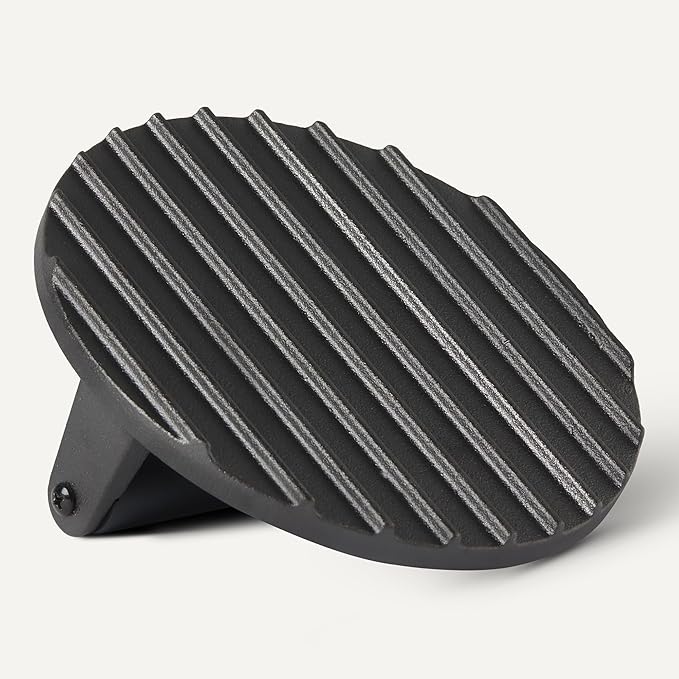 Amazon Basics Cast Iron Burger Press with Wooden Handle, Round, 6.8 x 2.7 inch, Black, 1-Pack