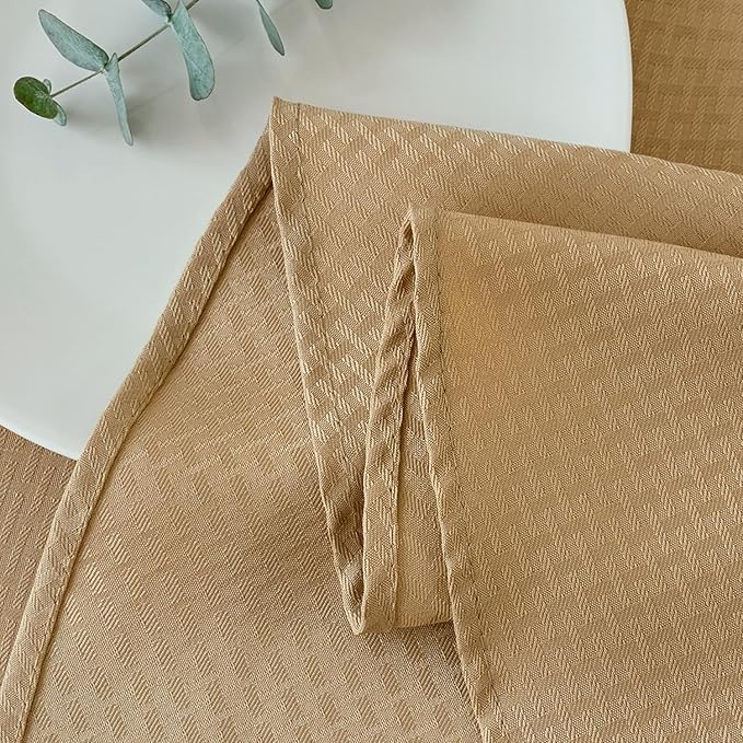 maxmill Round Weaved Texture Design Tablecloth Spill-Proof Wrinkle Free Soft Washable Table Cloth for Circular Table Cover, for Dining Room Buffet Banquet Parties Holiday Dinner, 70 Inch Beige