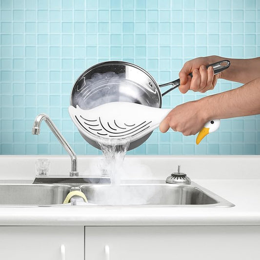 Genuine Fred WATERFOWL Goose Pot Strainer – Great for Pasta and Vegetables - Easy One-Handed Draining - Space-Saving Design - Funny Kitchen Gadget and Accessory