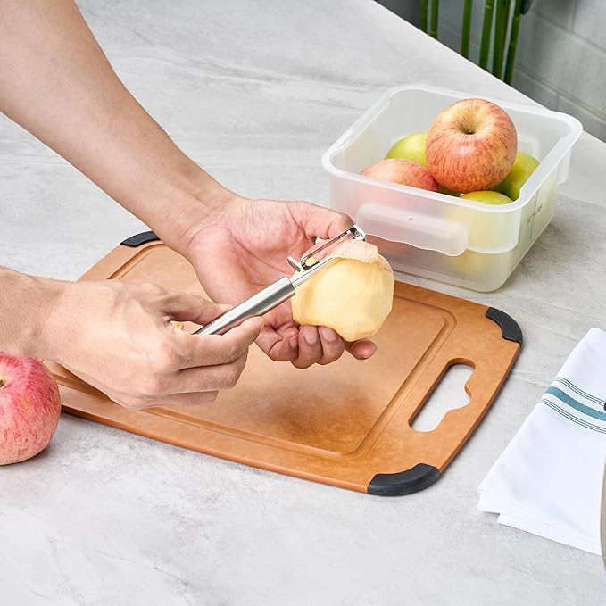 Restaurantware-German Standard 7.4 Inch Vegetable Peeler, 1 Dishwashable Hand Peeler - Serrated Blade, Ergonomic Handle, Stainless Steel, For Zucchini, Carrot, Or, More