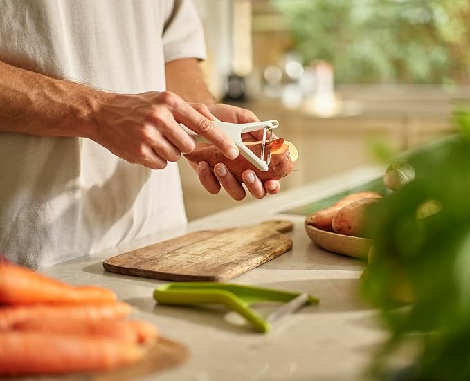 Joseph Joseph Nest Peel, Set of 2 space saving stainless steel peelers for compact kitchen storage, Dishwasher safe