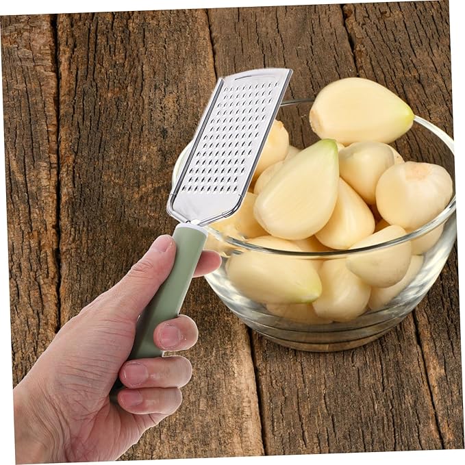 1pcs Stainless Steel Garlic Shredder and Cheese Grater Multifunction Handheld Zester for Easy Vegetable Chopping and Efficient Food Preparation for Garlic Ginger and Cheese