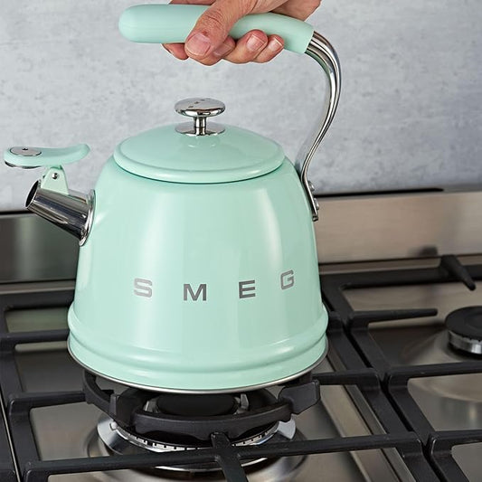 SMEG Stovetop Whistling Kettle – 50s Retro Style, 2.3 Liter (10 Cup / 2.4 Quart) Stainless Steel Tea Kettle with Iconic Design & Whistle – Premium Kitchen Statement Piece-Pastel Green