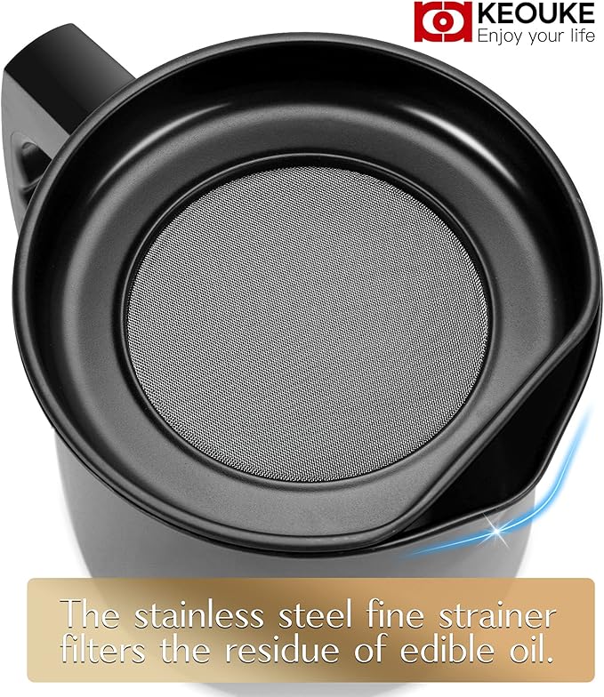 KEOUKE Bacon Grease Keeper with Strainer - 1.6L/7Cup Iron Grease Holder Bacon Grease Container with Strainer Oil Storage Grease Keeper for Cooking Oil, Frying Oil with Replaceable Cleaning Brush