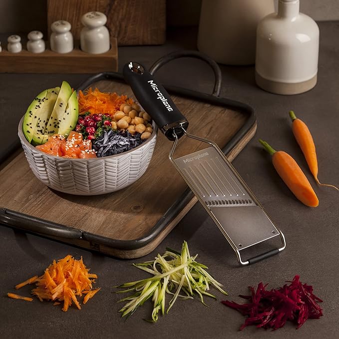 Microplane Julienne Professional Vegetable Slicer for Potato, Apple, Carrot, Zucchini and Red Cabbage in Black with Stainless Steel Blades