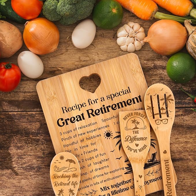 Retirement Gifts for Woman/Men 2026, Happy Retirement Bamboo Cutting Board Set for Colleagues, Friends, Teachers, Bosses, Parents, Family - Recipe for a Special Great Retirement.