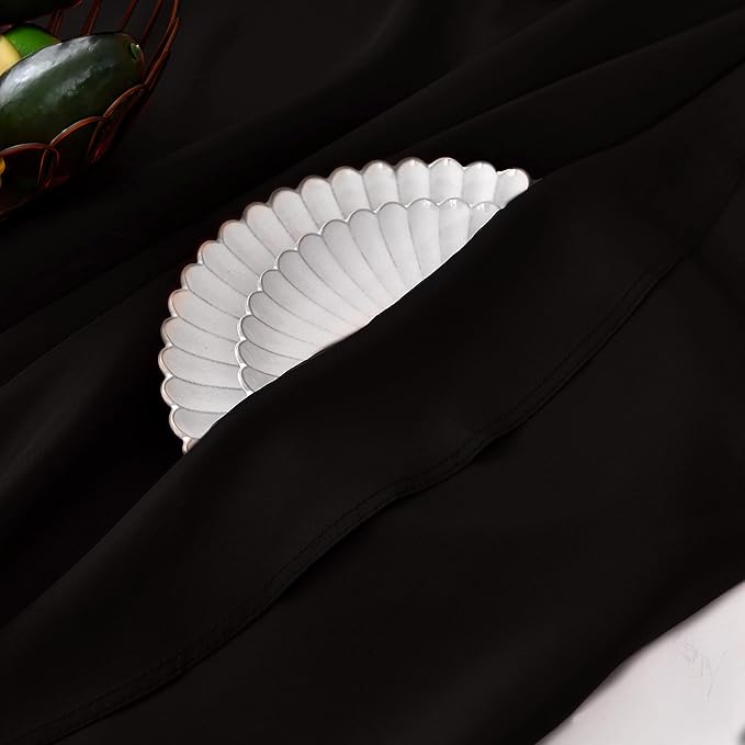 MEANMOY Black 210 GSM Water & Stain Resistant Round Tablecloth for Circle Table - Solid 90 Inch Table Cloth Cover in Wrinkle Free Durable Washable Polyester Fabric for Wedding, Party, Banquet