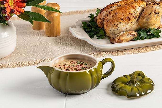 Le Creuset Stoneware Pumpkin Gravy Boat with Lid, 14 oz., White