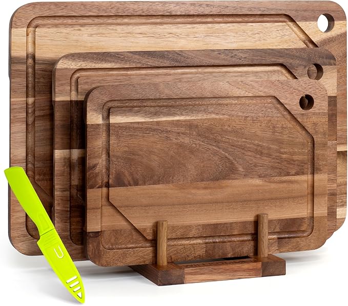 WILLKOMMEN Acacia Wood Cutting Board for Kitchen, 3-Piece Chopping Boards Set with Stand, Juice Groove, Handles & Hanging Holes, Butcher Block for Meat, Vegetables (Small, Medium, Large)