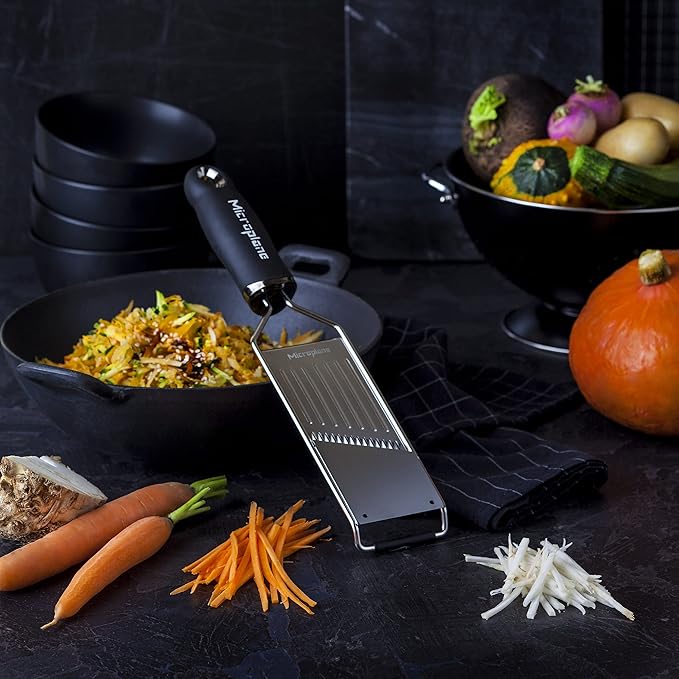 Microplane Julienne Professional Vegetable Slicer for Potato, Apple, Carrot, Zucchini and Red Cabbage in Black with Stainless Steel Blades