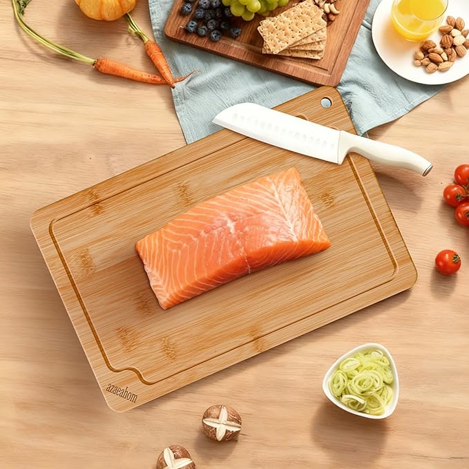 Bamboo Cutting Boards for Kitchen, 2-Piece Wood Cutting Board Set with Juice Grooves & Built-in Handles, Easy Storage & Clean Chopping Board for Meat, Vegetables, Fruit
