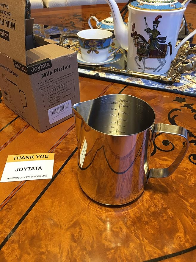 Milk Frothing Pitcher 20oz Stainless Steel Cup Perfect for Latte Art Steam Pitchers,Stainless Steel Milk FrotherPitcher Cup Steaming Pitcher 600ml With Measurement Scale