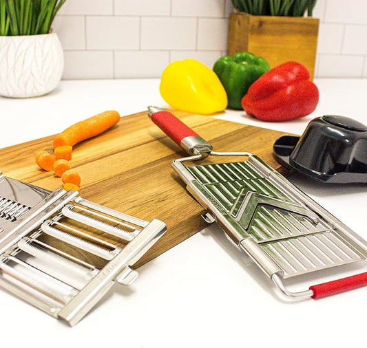 BergHOFF 6Pc Stainless Steel Multi-Slicer Pro/Mandoline 4 Interchangeable Sharp Blades with Safe Guard Hand Protector Lightweight, Silver and Red