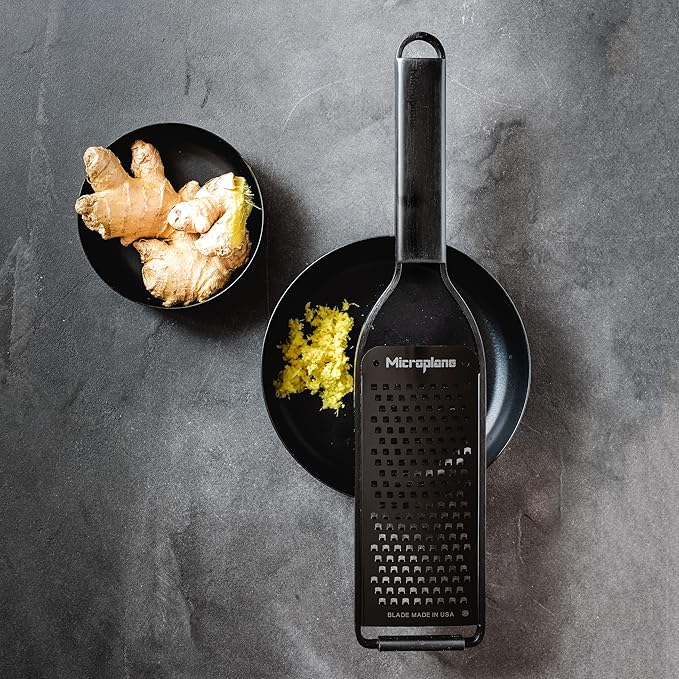 Microplane Grosgrain Grater with Stainless Steel Blade Made in USA for Cheese, Carrot, Ginger, Coconut & Horseradish from the Black Sheep Collection