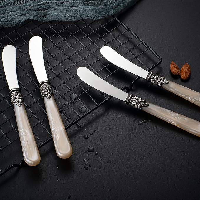 REVERIE Collection 4-piece Stainless Steel Butter Spreader Cheese Knife, Giftable Butter Knives set, Bread Knife set (Gold)