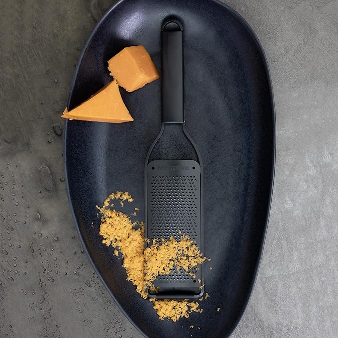 Microplane Kitchen Grater Fine with a Stainless-Steel Blade - Made in USA, for Parmesan, Citrus Fruits, Garlic, Chili and Hard Spices from The Black Sheep Series