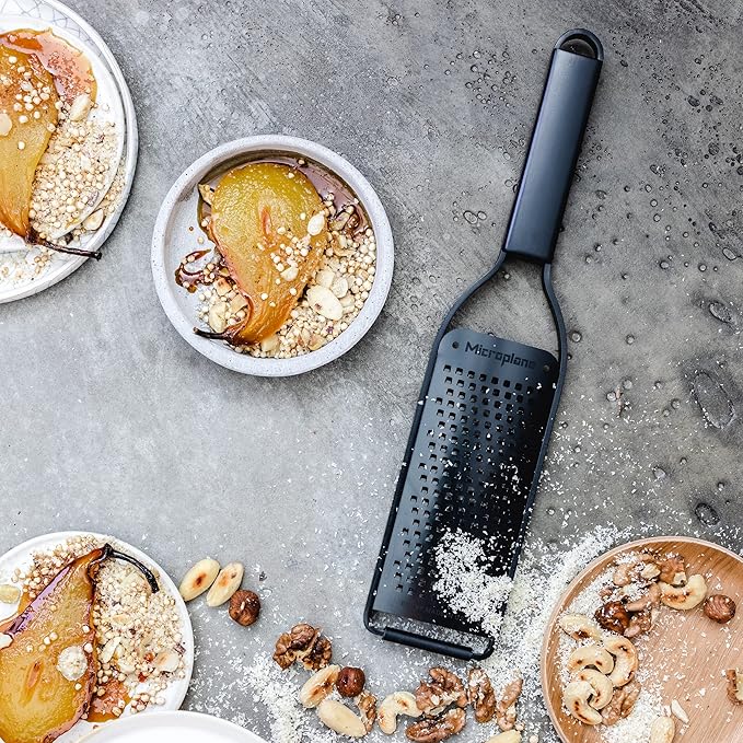 Microplane Grosgrain Grater with Stainless Steel Blade Made in USA for Cheese, Carrot, Ginger, Coconut & Horseradish from the Black Sheep Collection