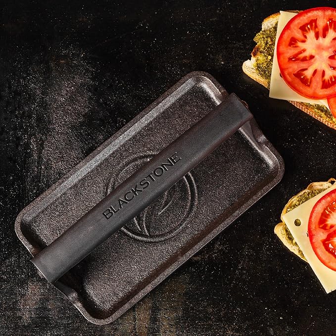 Blackstone 5553 Pre-Seasoned Cast Iron Griddle Press Medium Heavy Duty-Meat, Burger, Bacon, Steak, Panini, Sandwich, Sausage Heat Resistant Rubber Handle-10” x 5.5” (Rectangle), Black