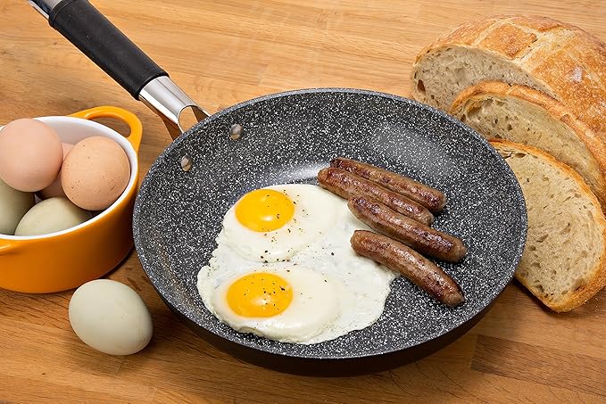 DaTerra Cucina Nonstick Small Chef Bundle – 2.6 Qt Ceramic Saucepan with Lid, 9.5" Frying Pan, 5-Piece Olive Wood Cooking Utensils – Oven Safe, Induction Compatible, PTFE & PFOA Free – Made in Italy